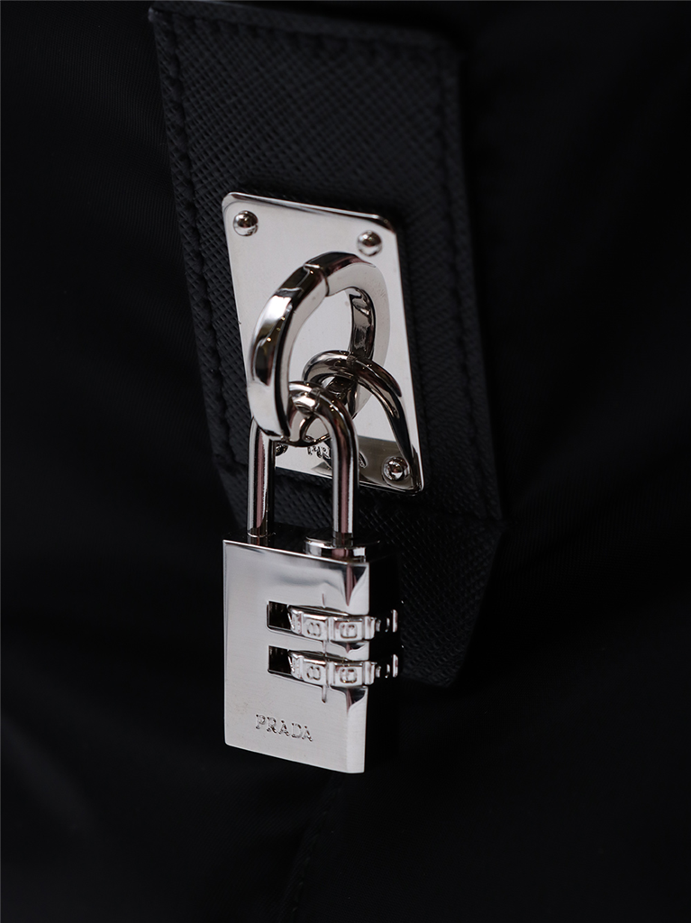 스포츠 및 여행 가방 Sac de voyage en Re-Nylon Prada 검은색 남여공용