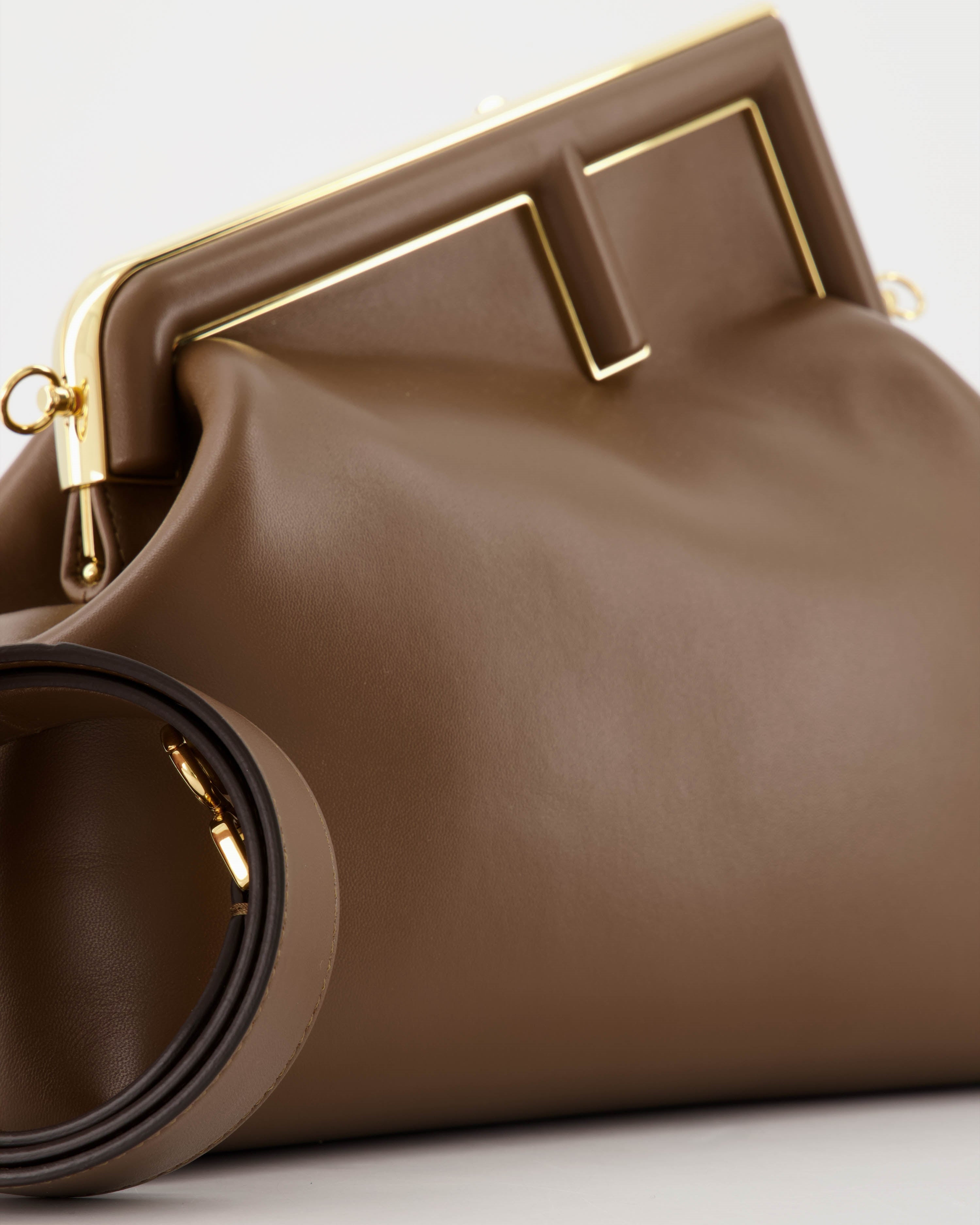 Handtaschen und schultertaschen Sac Fendi First Fendi Braun Femme