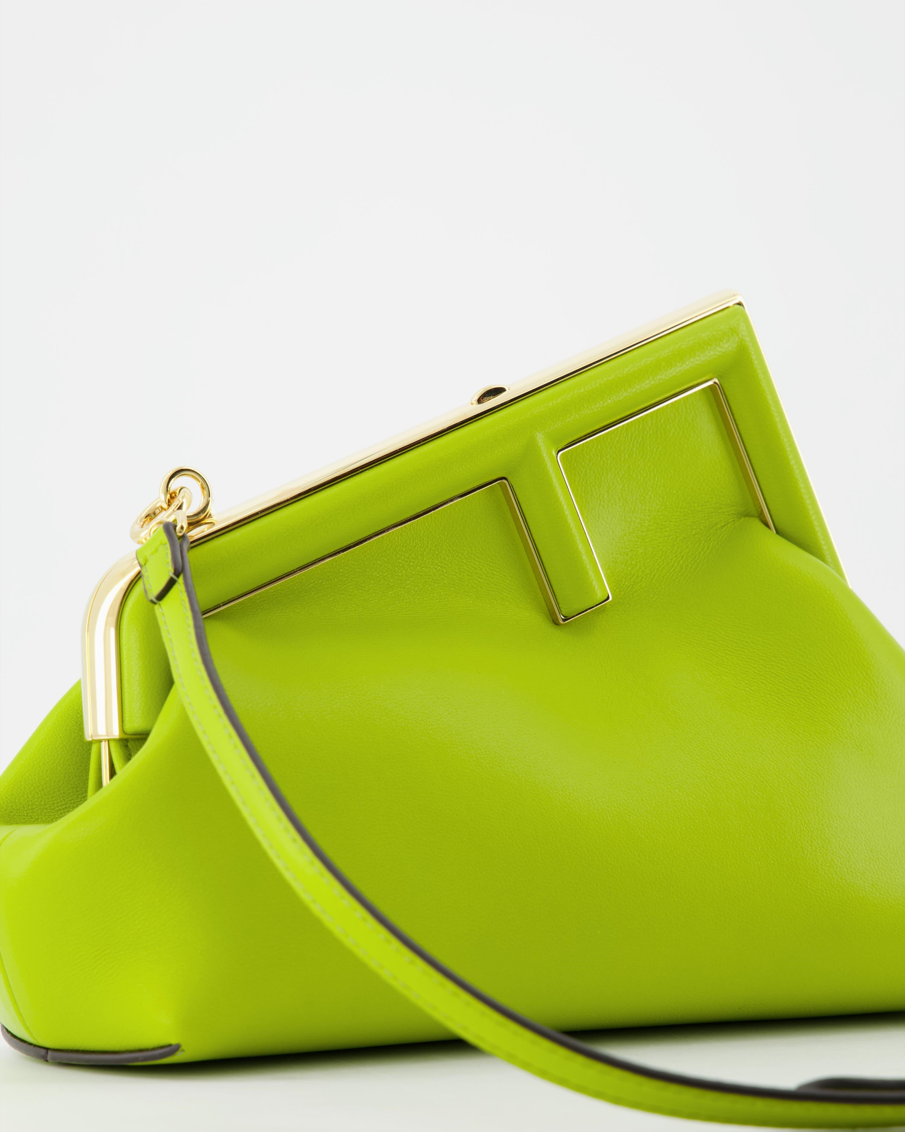핸드백 및 숄더백 Sac Fendi First Fendi 녹색 Femme
