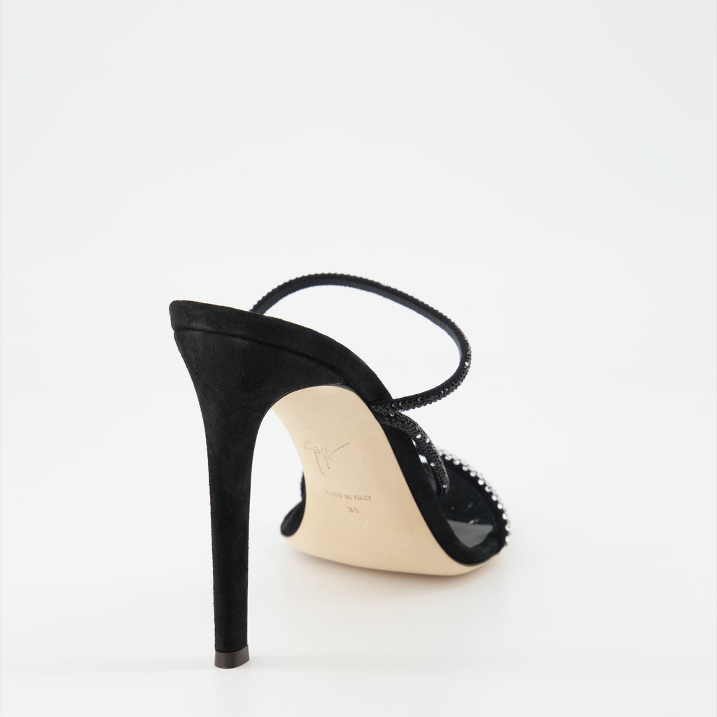 オープントゥシューズ ジュリアンサンダル Giuseppe Zanotti 黒 女性