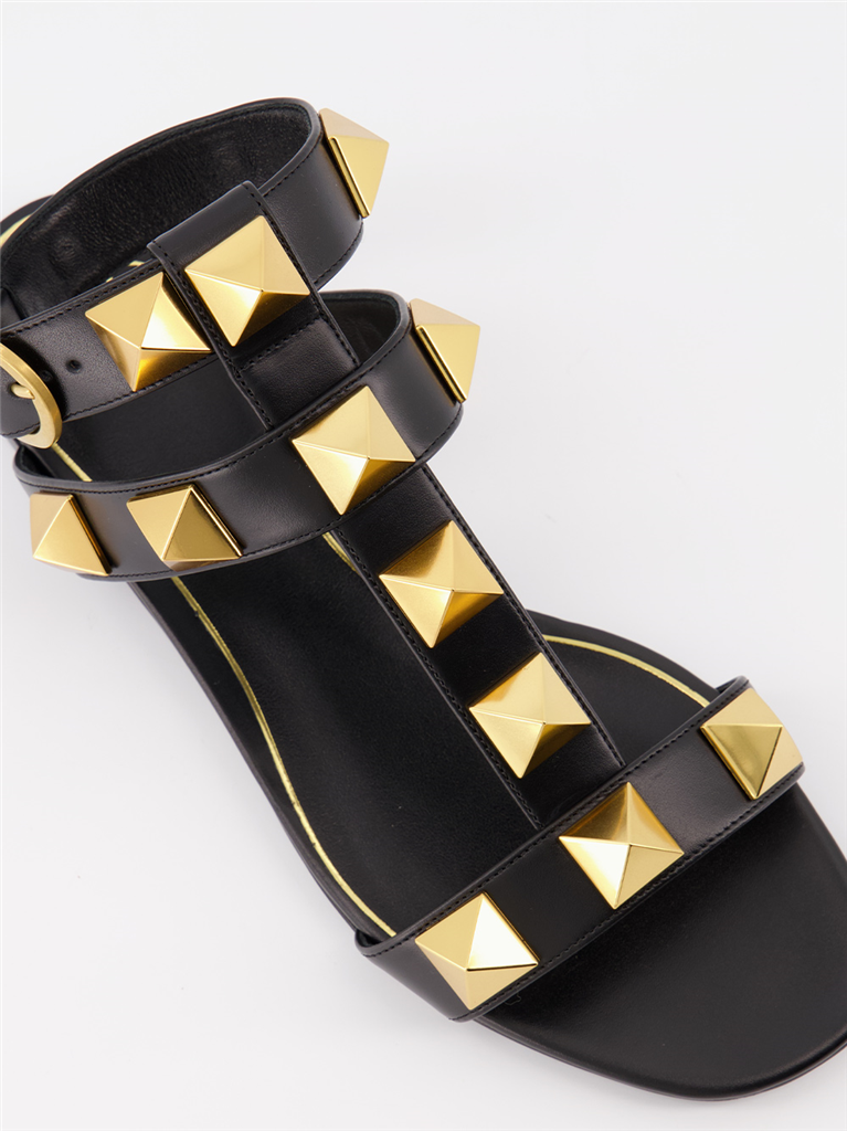 Chaussures ouvertes Sandales Romanstud Valentino Garavani Noir Femme