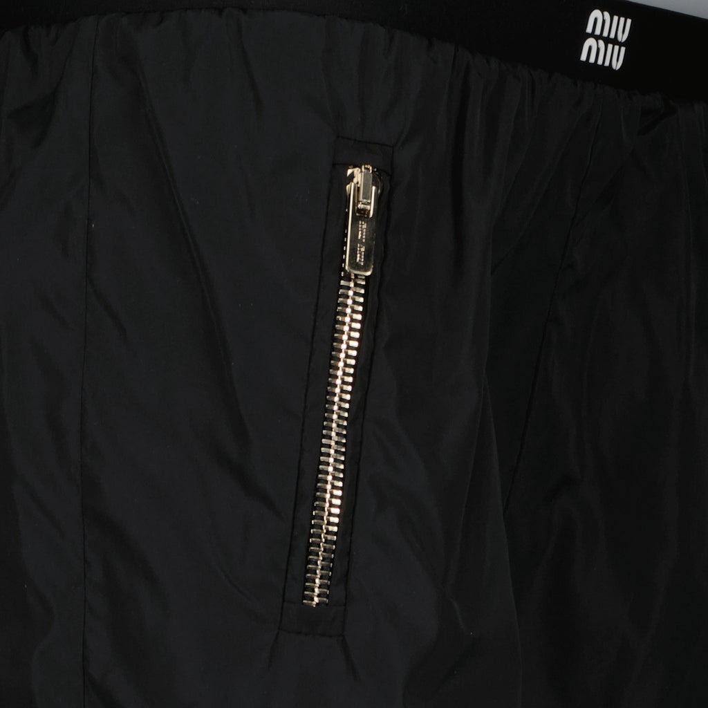 Shorts Short en soie technique Miu Miu Schwarz Femme