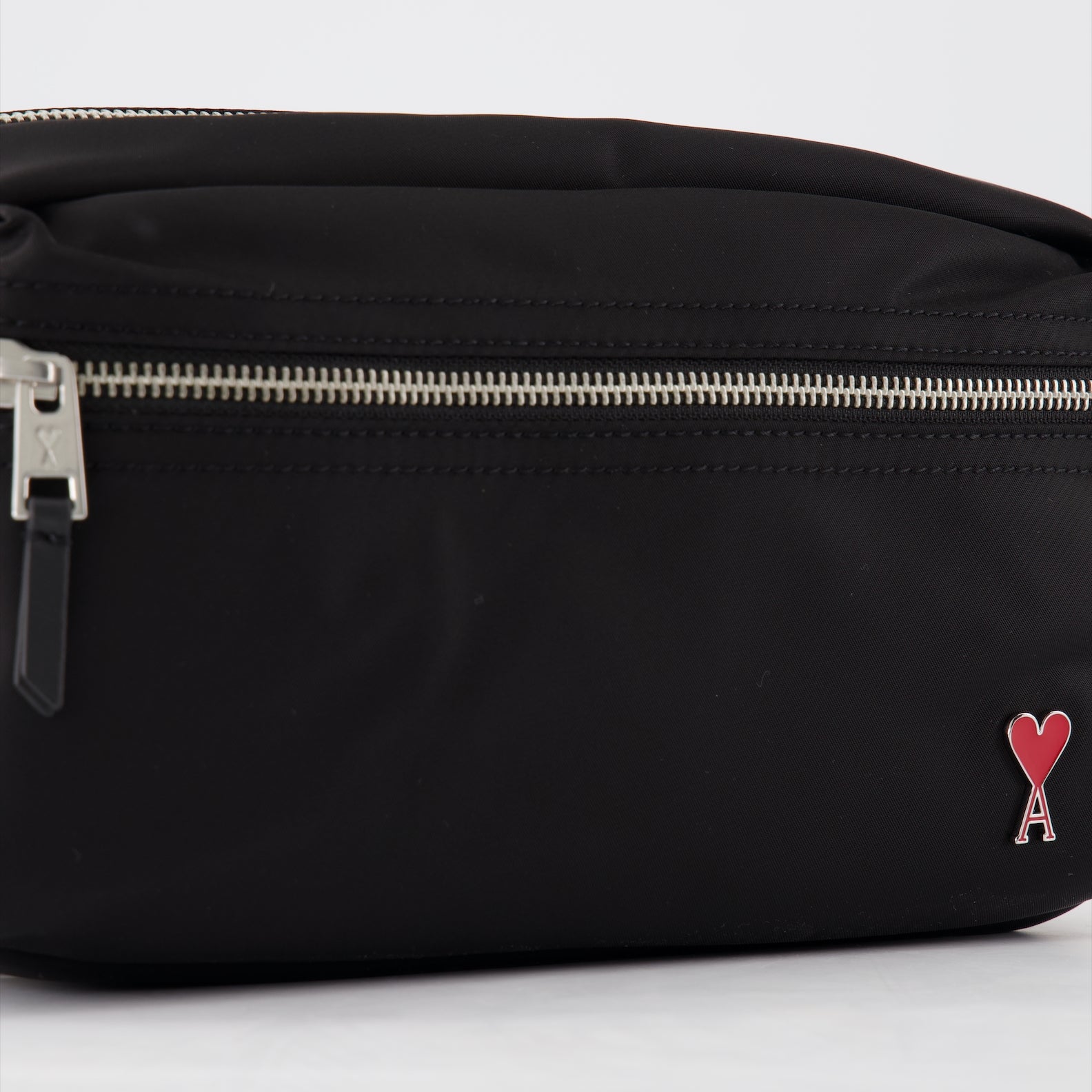소형 가죽 제품 Trousse à logo Ami PARIS 검은색 남여공용